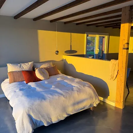 Studio34 Bed and breakfast Hauwert